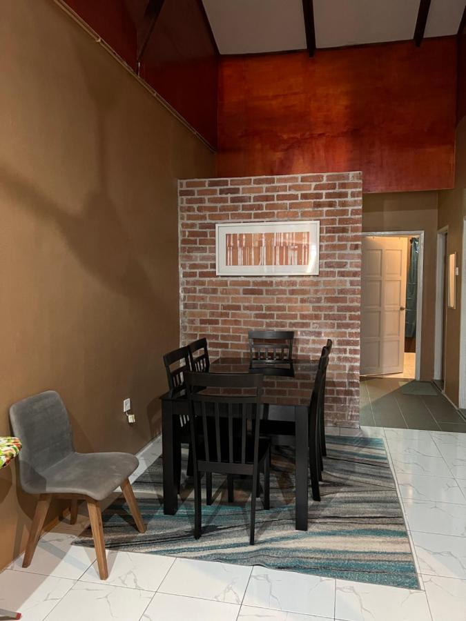 Theatbas Homestay 17 In Seri Iskandar Perak 3 Bedroom Bota Exterior foto